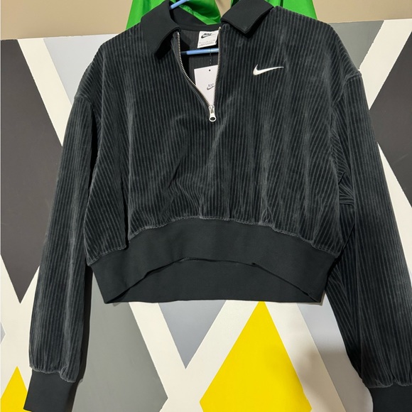 Nike Tops - Nike women’s shirt size Small